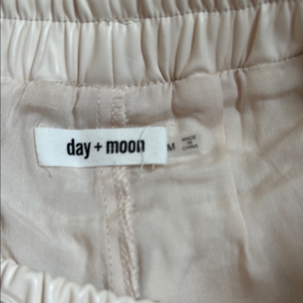 Cream Ruffled Mini Skort - Picture 3 of 6